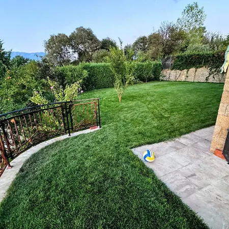 Garden & Pool فيلة