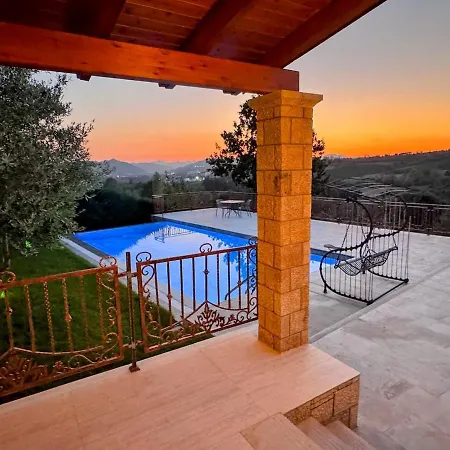 فيلة Garden & Pool *