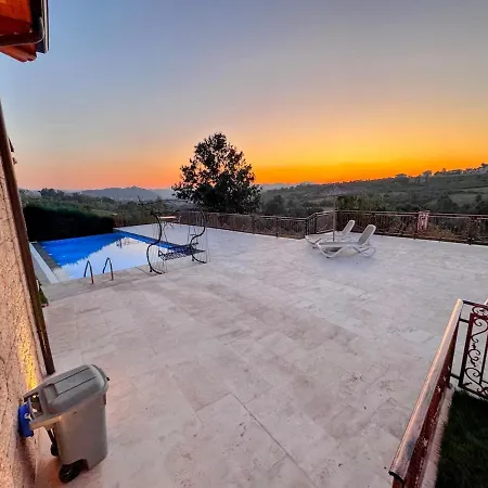 Garden & Pool فيلة تيرانا