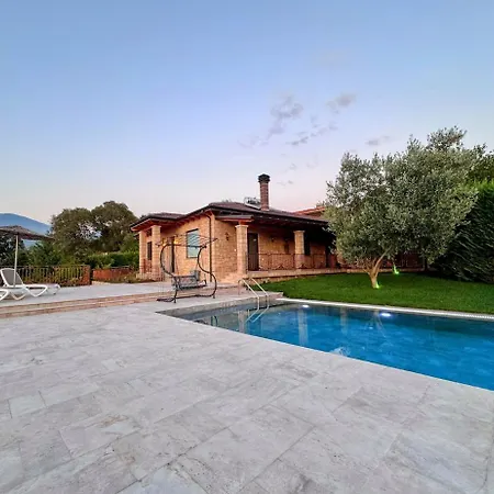 Garden & Pool *