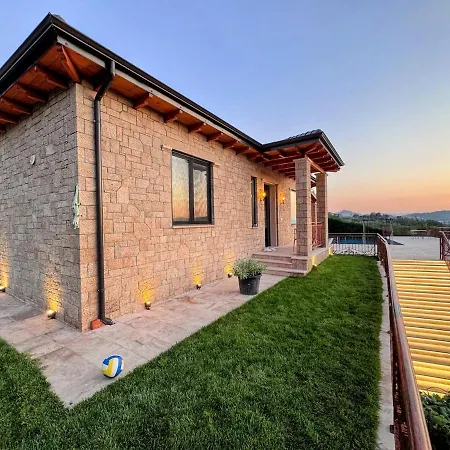 فيلة Garden & Pool *