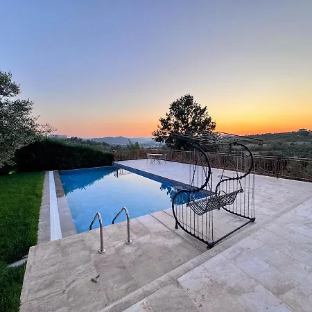 Garden & Pool فيلة تيرانا