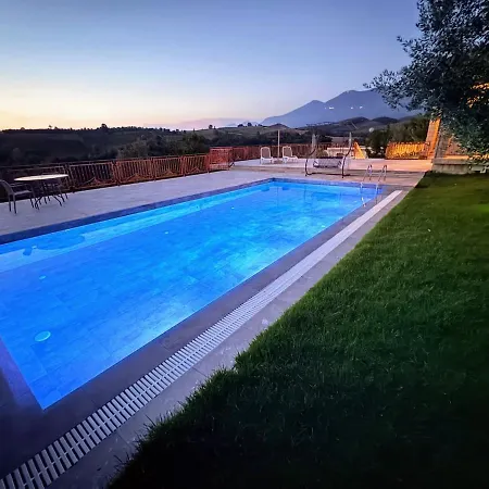 Garden & Pool * تيرانا