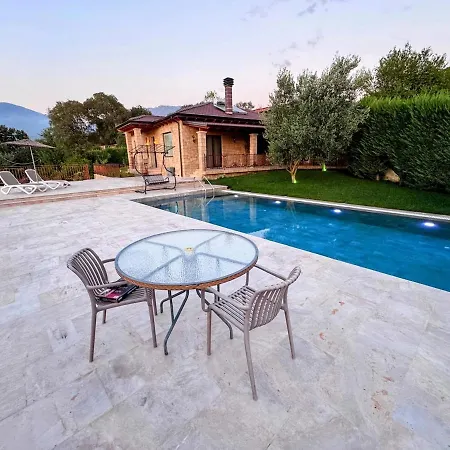فيلة Garden & Pool تيرانا