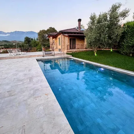 فيلة Garden & Pool تيرانا