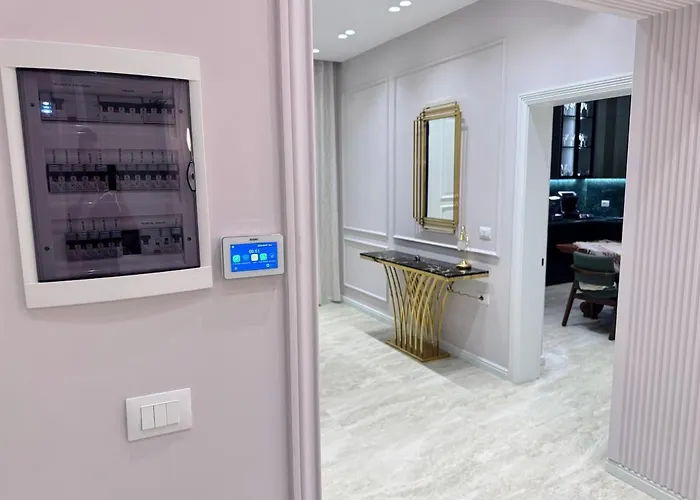 Garden & Pool Villa Tirana