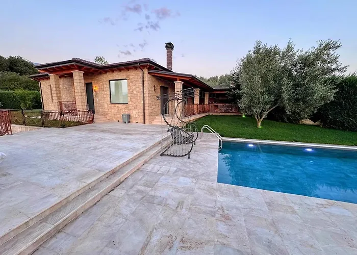 Garden & Pool Villa *