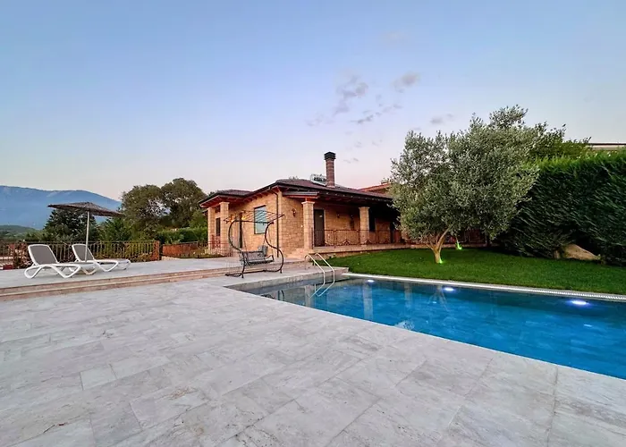 Garden & Pool *