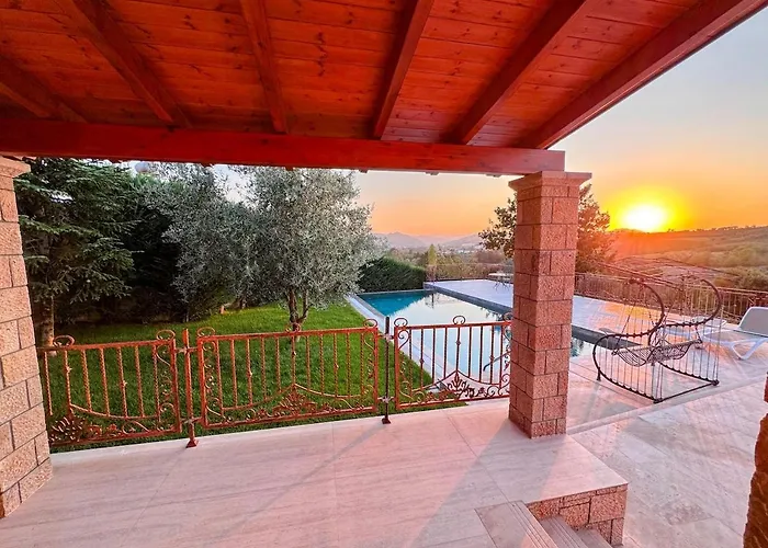 Villa Garden & Pool Tirana