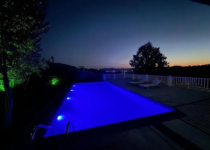 Garden & Pool Villa *