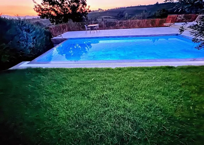Villa Garden & Pool Tirana