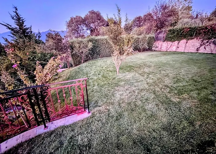 Villa Garden & Pool *