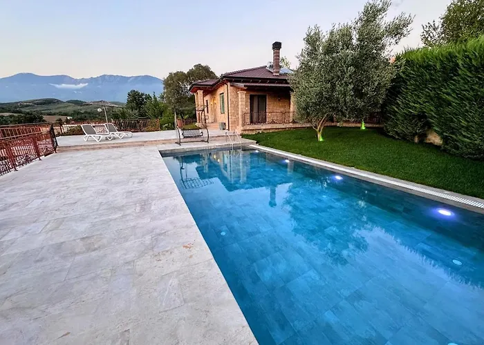 Villa Garden & Pool Tirana
