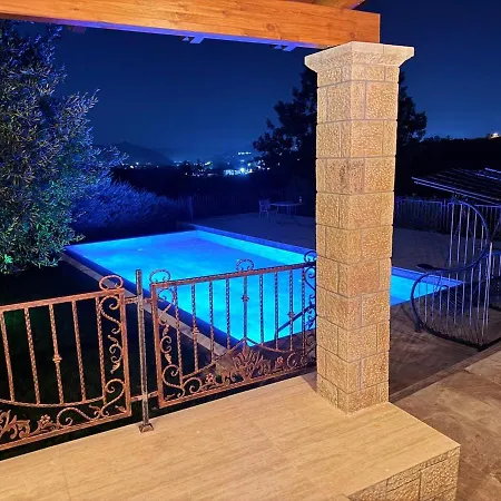 Garden & Pool *