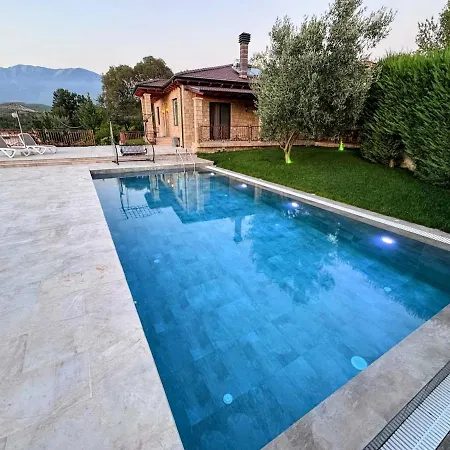 Garden & Pool * Tirana