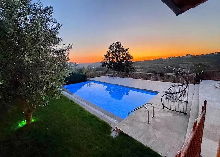 Garden & Pool *