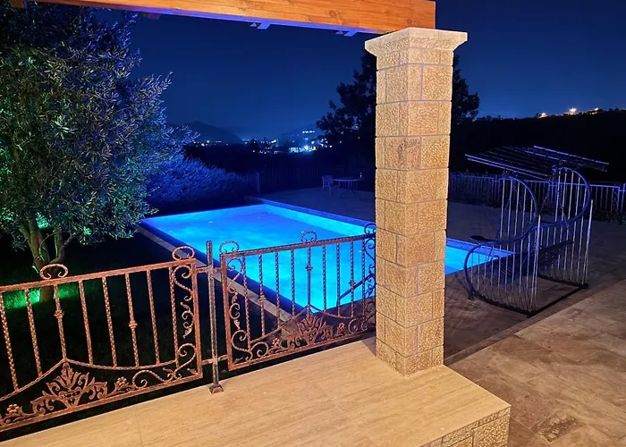 Garden & Pool *