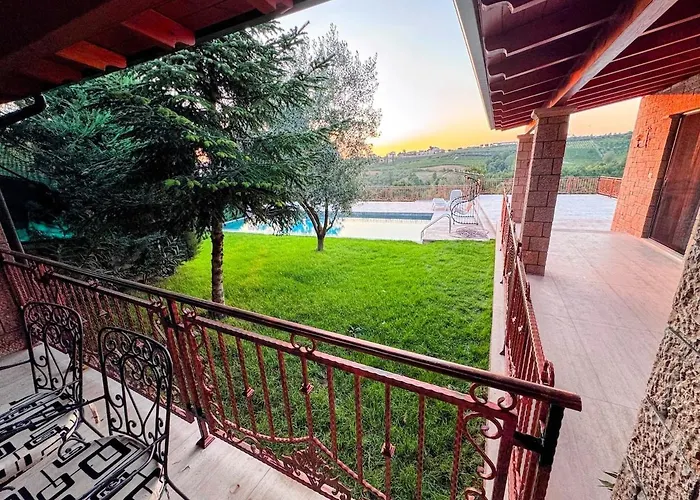 Villa Garden & Pool Tirana